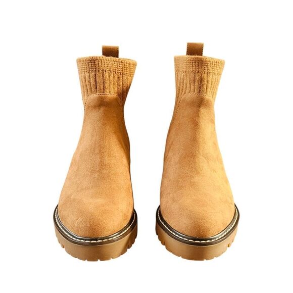 GIANI BERNINI MAXINE LUGGED SOLE ANKLE BOOTS SIZE 9M - Picture 7 of 16